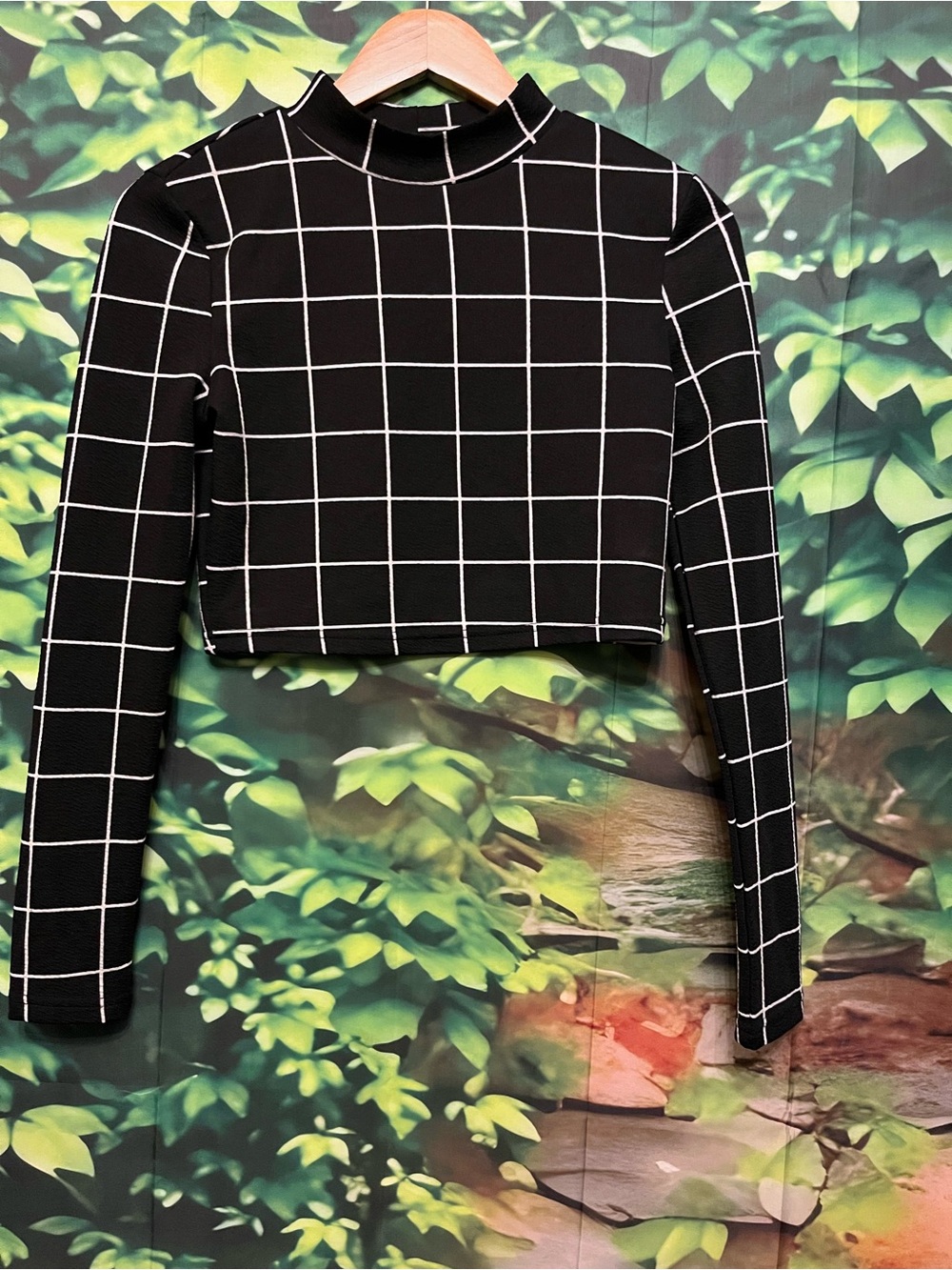 SHEIN Black and White Windowpane Mock-Neck Cropped Top